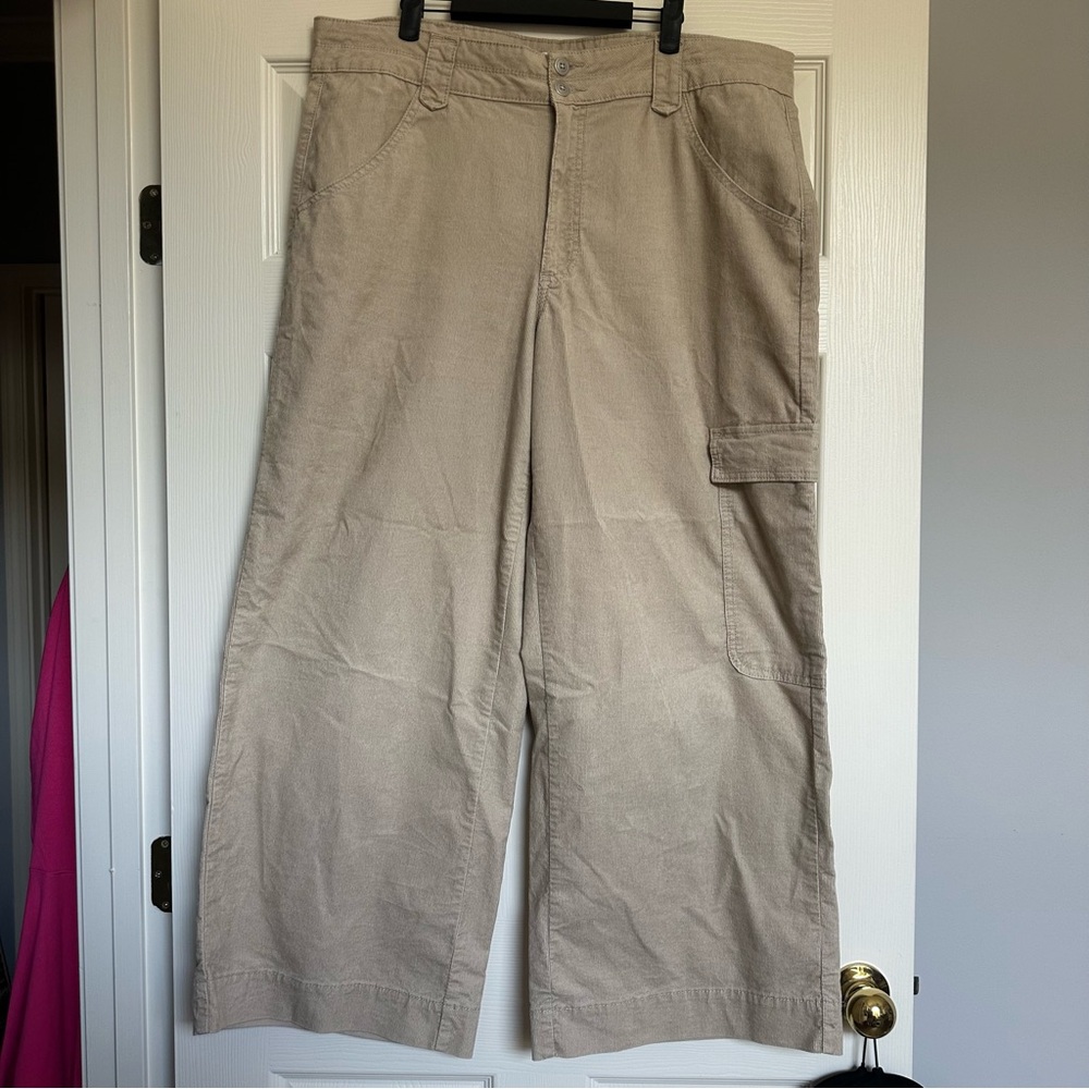 TIME AND TRU Wide Leg Corduroy Cargo pants — FINAL SALE ENDS THIS WEEKEND
